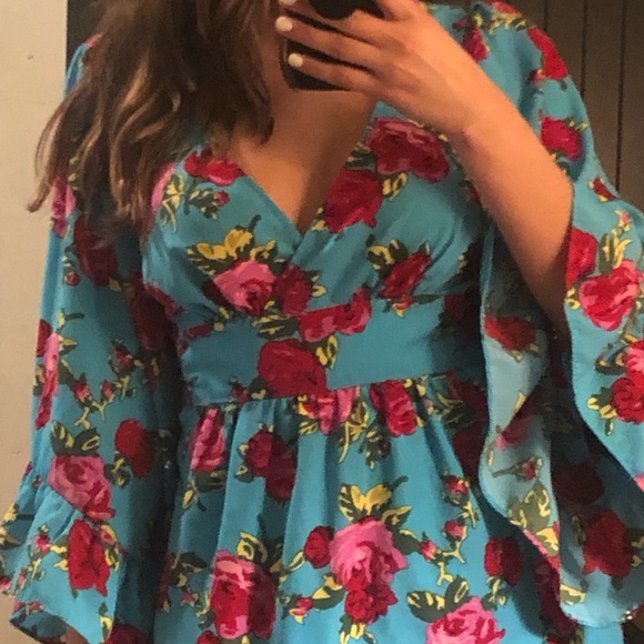 Betsey Johnson kimono medium - Picture 3 of 6